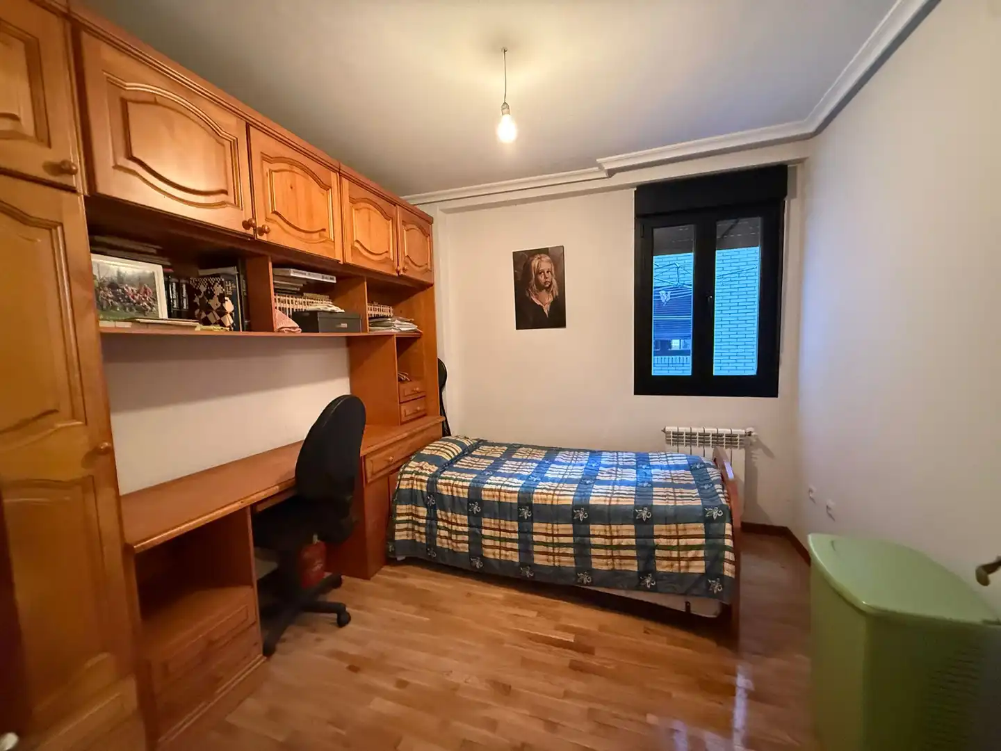 Schlafzimmer von Wohnung zum Verkauf in Oviedo  mit Heizung, Terrasse und Abstellraum