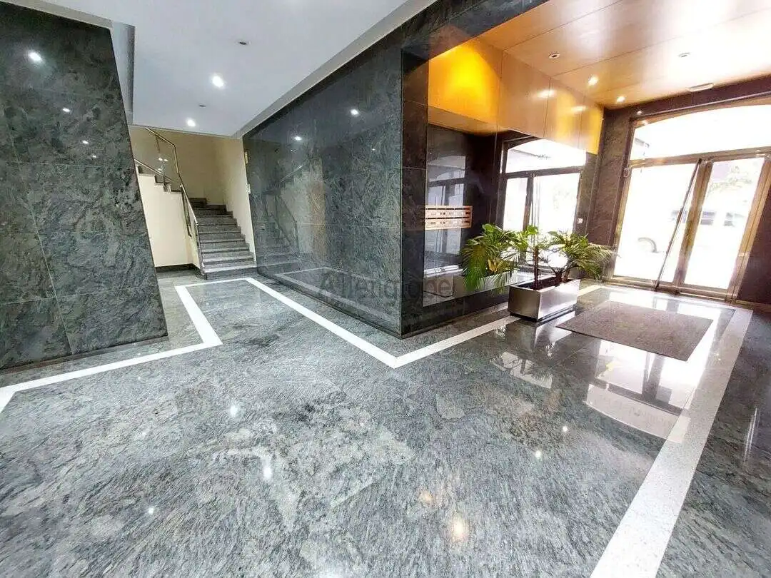 Piso de alquiler en Oviedo  con Calefacción