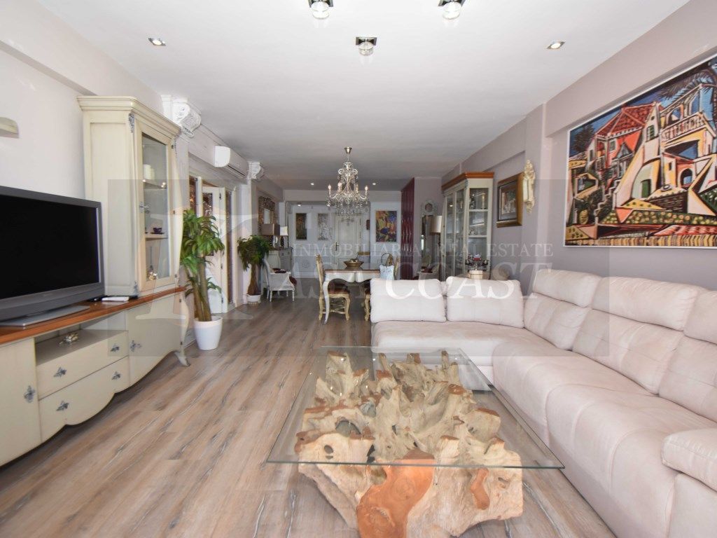 Living room of Flat for sale in Fuengirola  with Air Conditioner, Private garden and Terrace