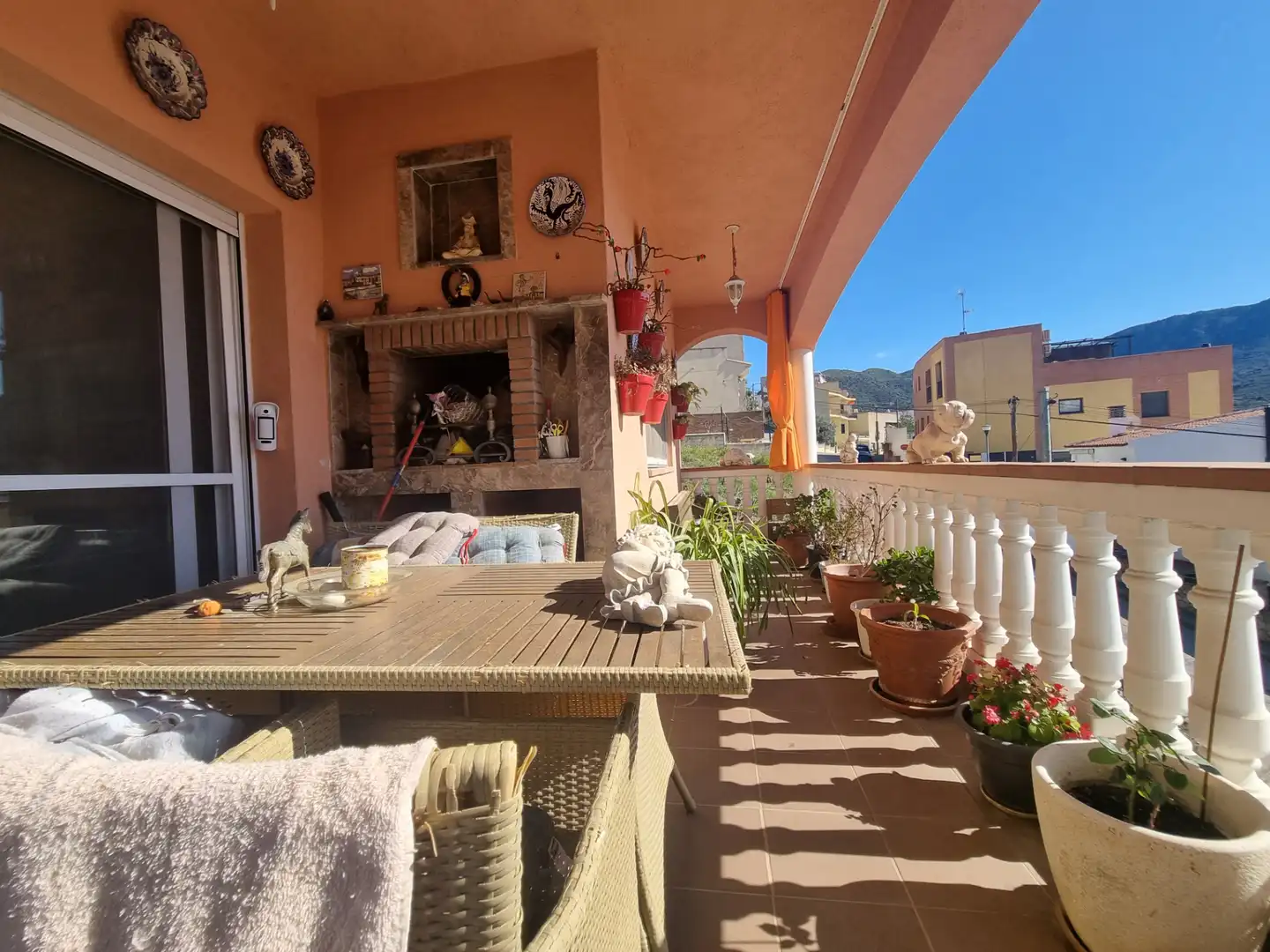 Xalet amb terrassa en venda a Carrer Penedès, imagen 2
