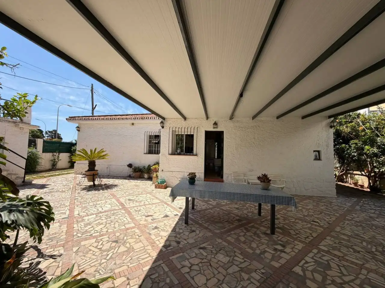 Vista exterior de Casa o xalet de lloguer en Rincón de la Victoria amb Jardí privat, Terrassa i Moblat