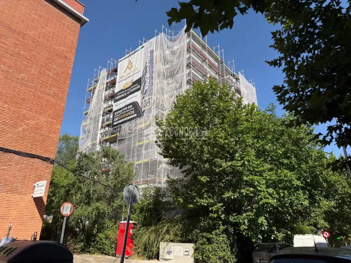 Exterior view of Flat for sale in Madrid  with Heating, Terrace and Storage room