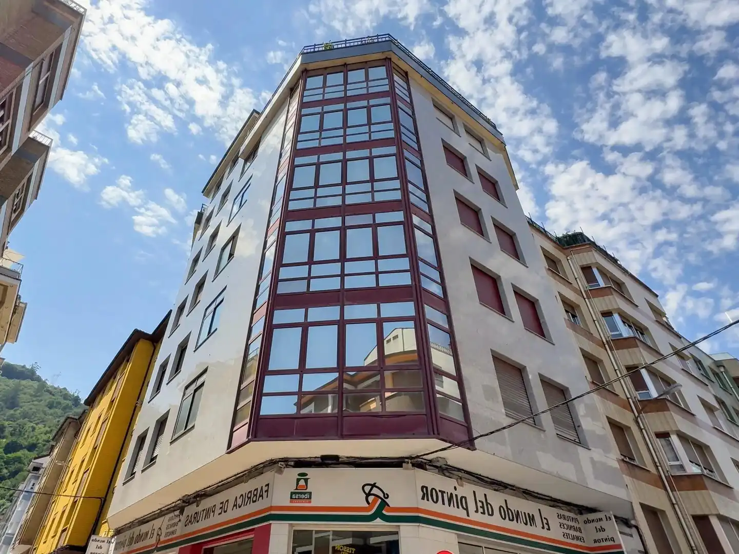 Vista exterior de Piso en venta en Mieres (Asturias) con Calefacción, Amueblado y Balcón