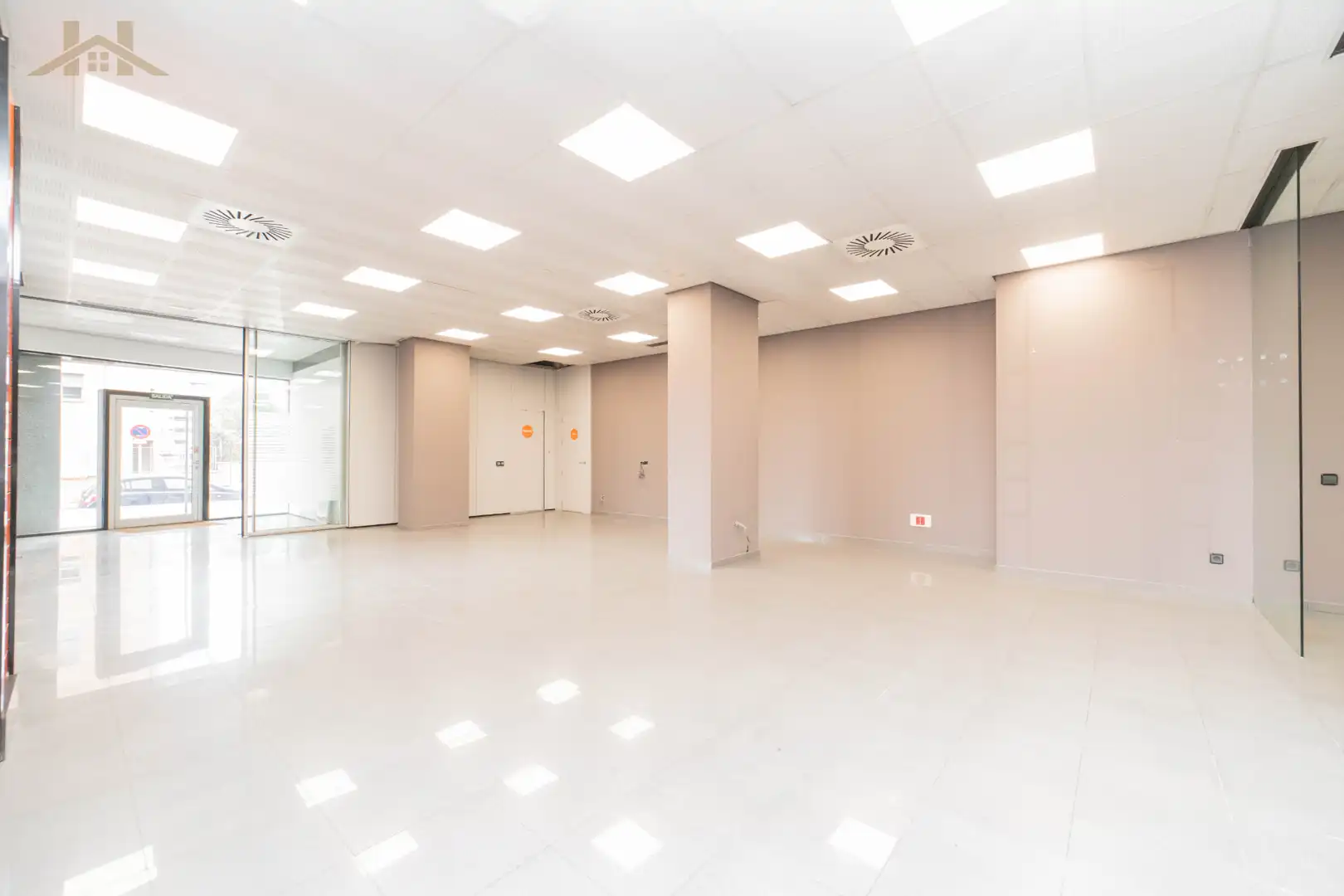 Commercial properties for sale in Alcorcón  with Air Conditioner and Heating
