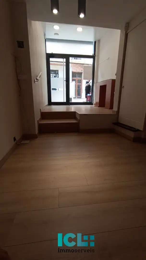 Local comercial en venda a Carrer de Pi i Margall, imagen 3