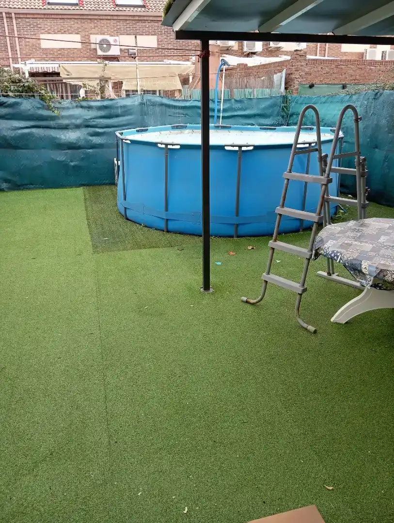 Piscina de Casa o xalet en venda en Villanueva de la Torre amb Aire condicionat i Piscina