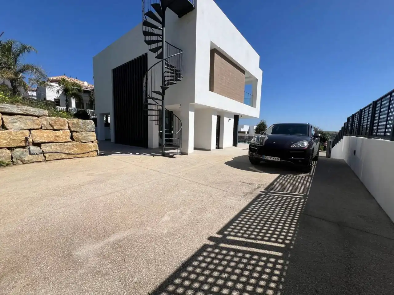 Vista exterior de Casa o chalet en venta en Estepona con Aire acondicionado, Calefacción y Jardín privado
