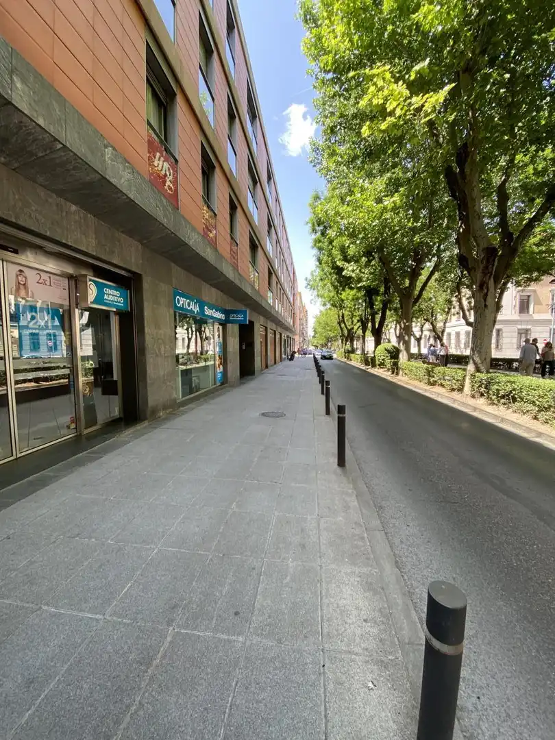 Vista exterior de Local de alquiler en Guadalajara con Aire acondicionado