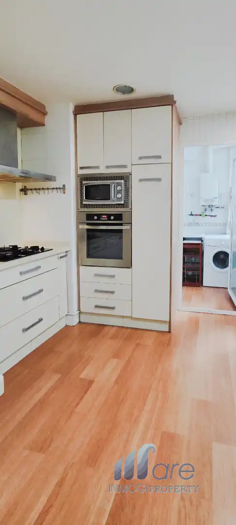 Kitchen of Flat for sale in Granada  with Heating and Parquet flooring