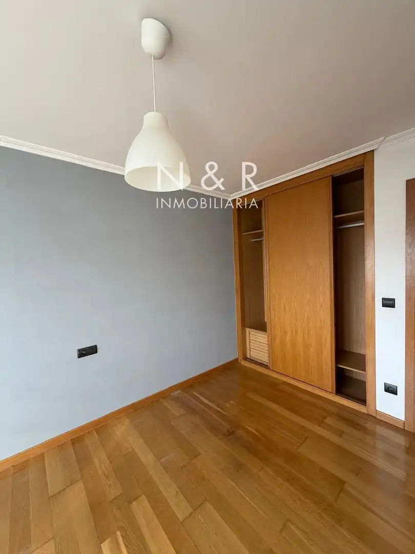 Bedroom of Flat for rent in Santiago de Compostela   with Heating