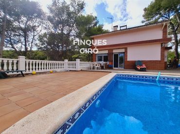 Villa con piscina in vendita a VIOLETA