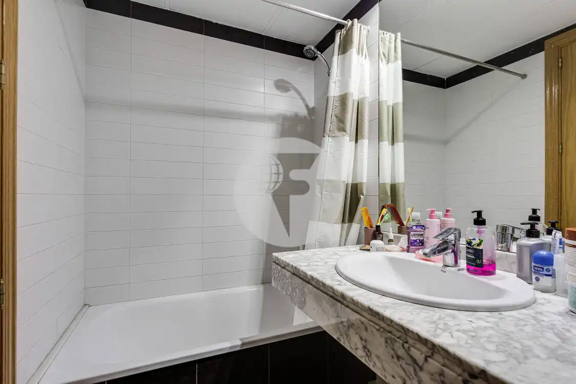 Baño de Piso en venta en Barcelona con Aire acondicionado, Calefacción y Terraza