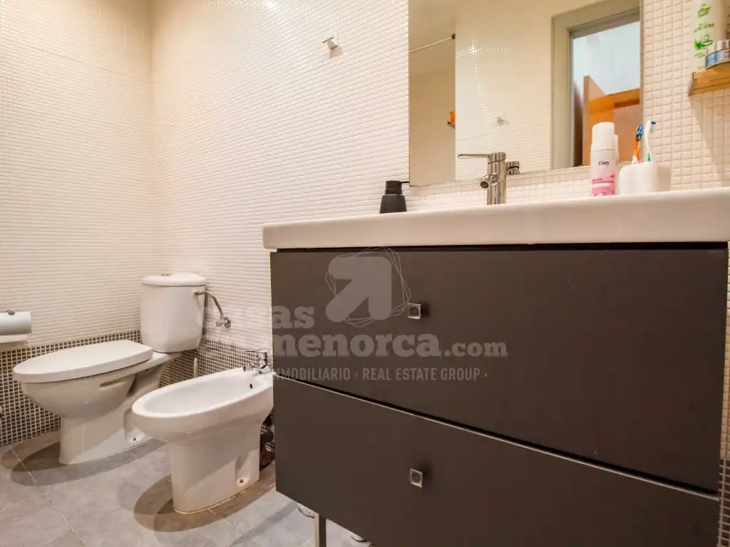 Bany de Pis en venda en Maó - Mahón amb Aire condicionat i Terrassa