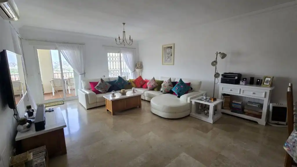 Wohnzimmer von Wohnungen zum Verkauf in Mijas mit Klimaanlage, Terrasse und Schwimmbad