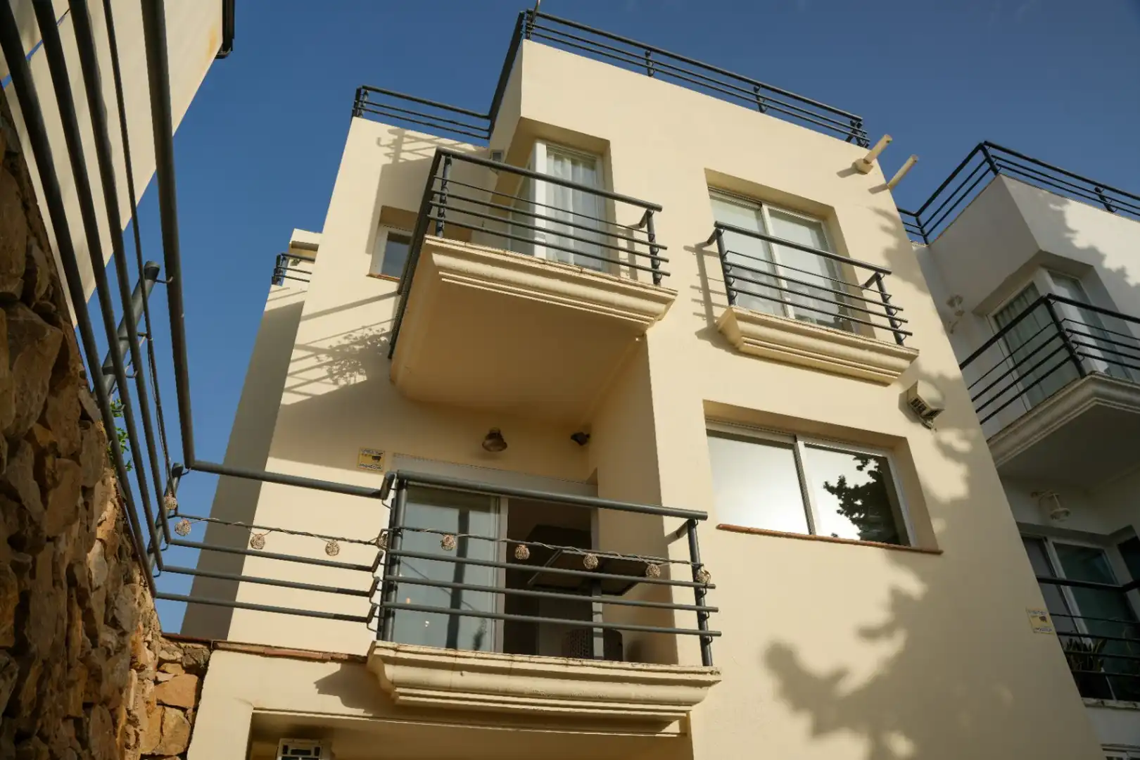 Außenansicht von Einfamilien-Reihenhaus zum Verkauf in L'Alfàs del Pi mit Klimaanlage, Heizung und Privatgarten