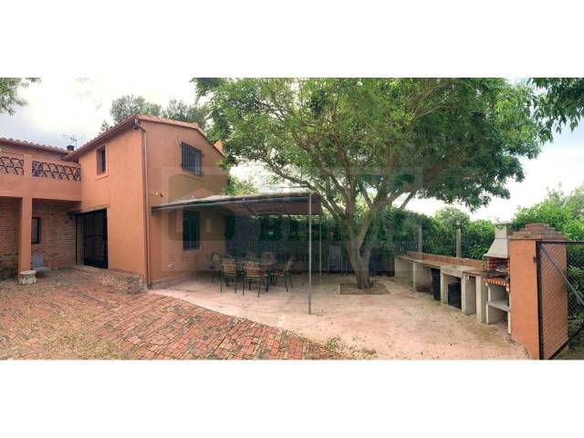 Finca rústica en Alquiler en Flaçà