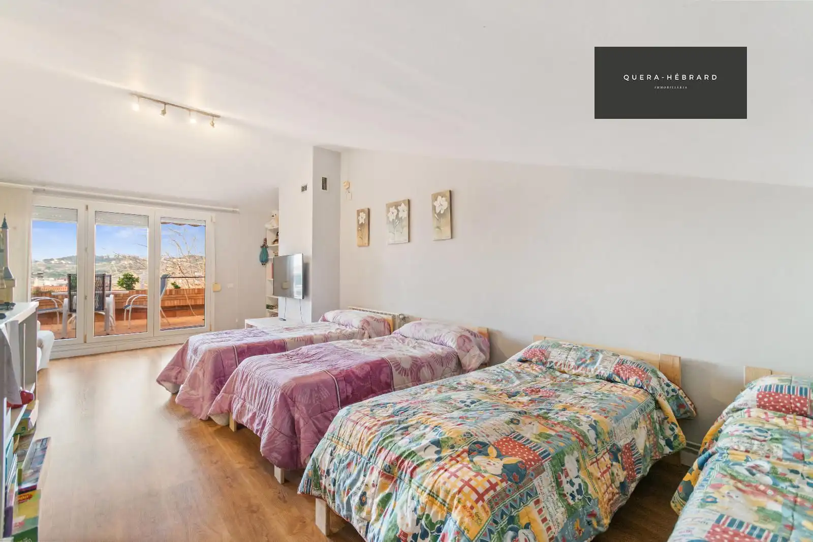 Habitación de Casa adosada en venta en Rubí con Aire acondicionado, Calefacción y Parquet