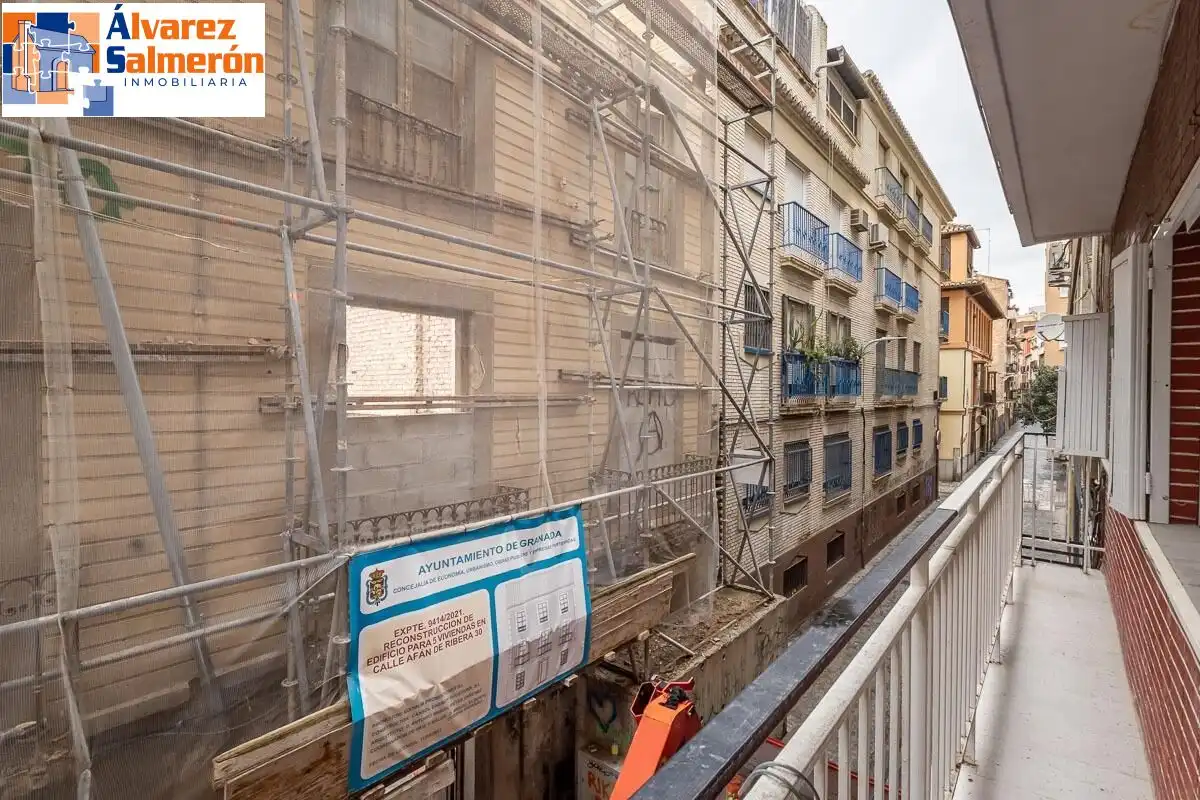 Vista exterior de Piso en venta en Granada con Calefacción y Trastero