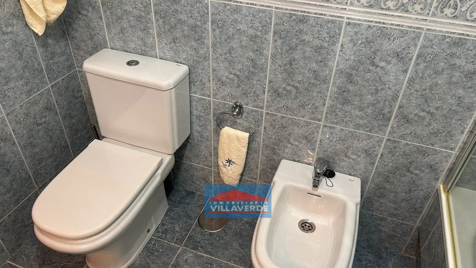 Bany de Pis de lloguer en Cangas 