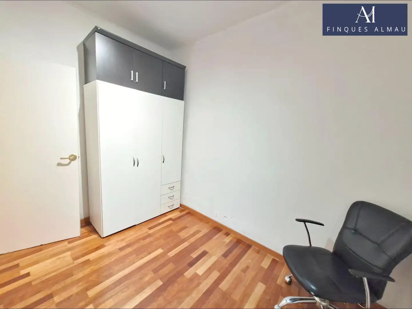 Habitación de Piso en venta en Barcelona con Aire acondicionado, Calefacción y Balcón