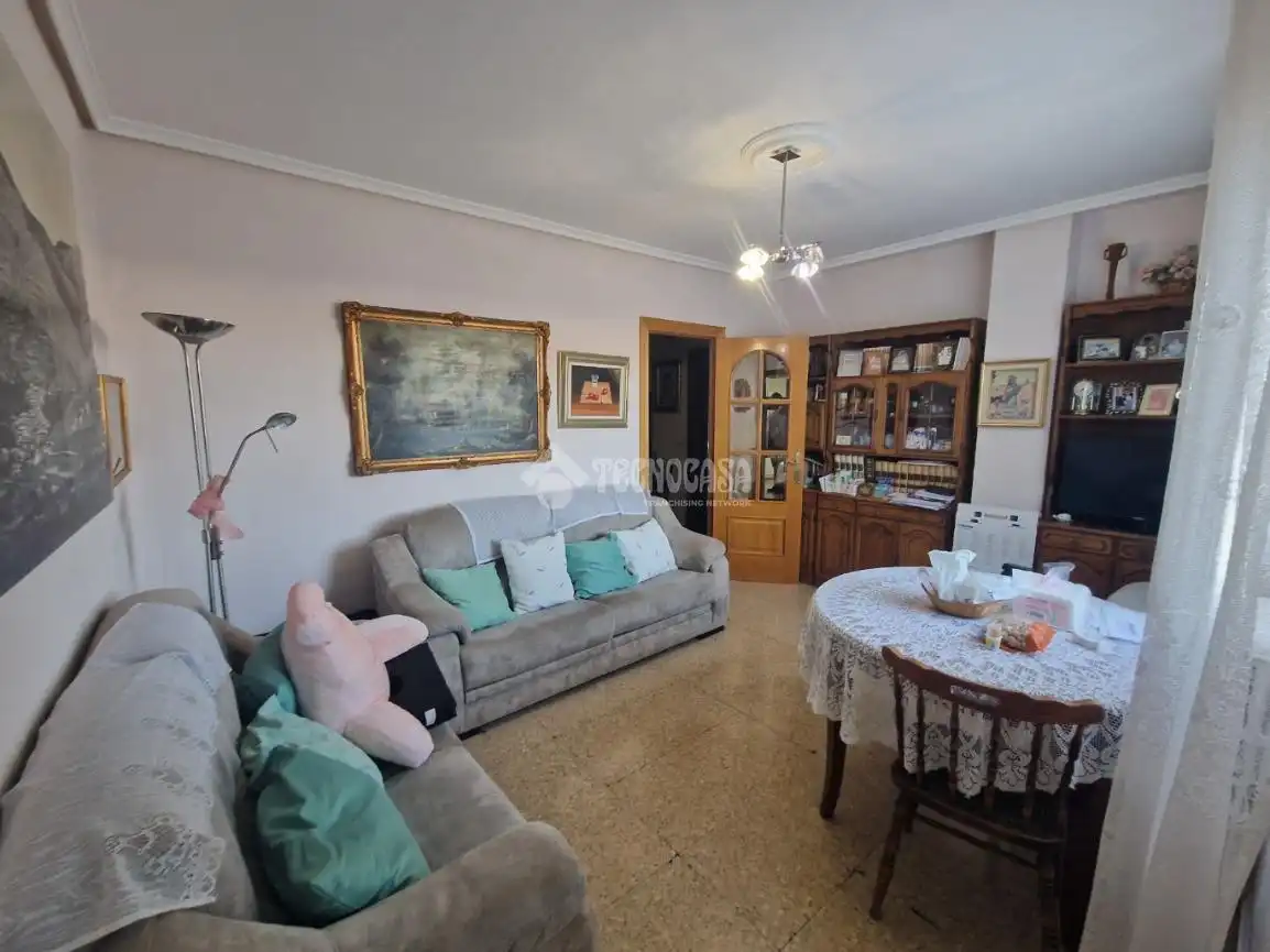 Sala de estar de Piso en venta en Palencia con Calefacción, Parquet y Terraza