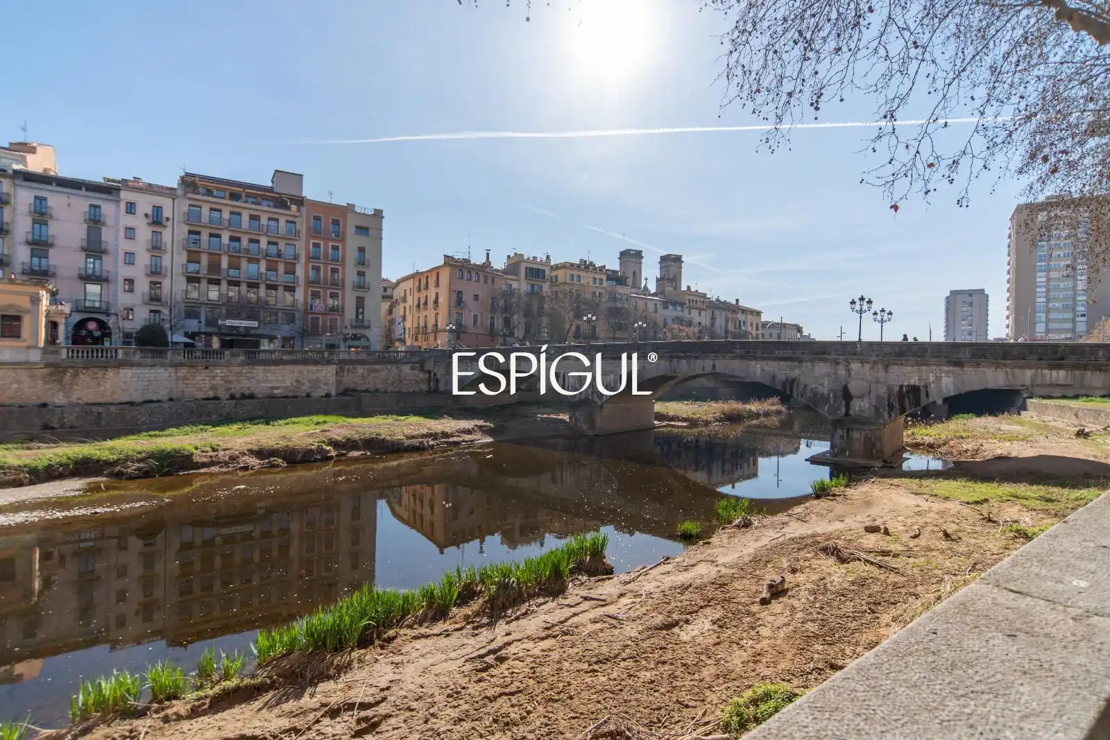 Vista exterior de Pis en venda en Girona amb Aire condicionat, Calefacció i Parquet