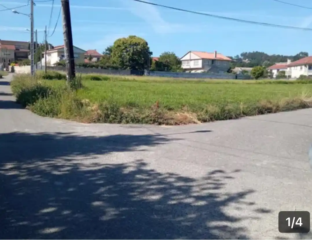 Wohnbaugrundstück zum Verkauf in Avenida de Portugal 99