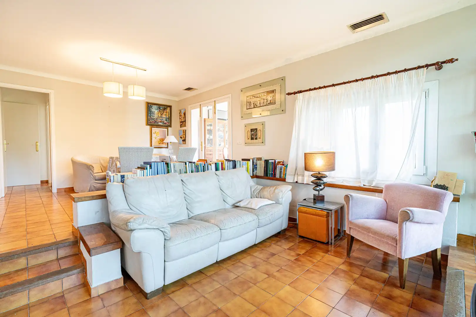 Sala d'estar de Casa o xalet en venda en Alcúdia amb Aire condicionat, Jardí privat i Piscina
