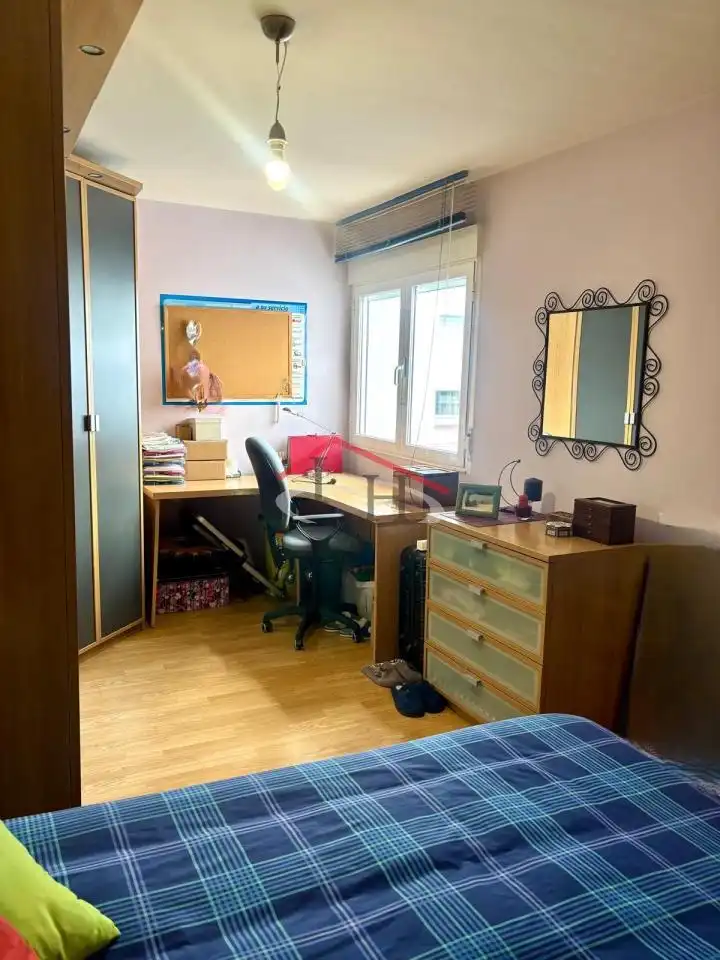 Piso en venta en León Capital  con Calefacción, Parquet y Trastero