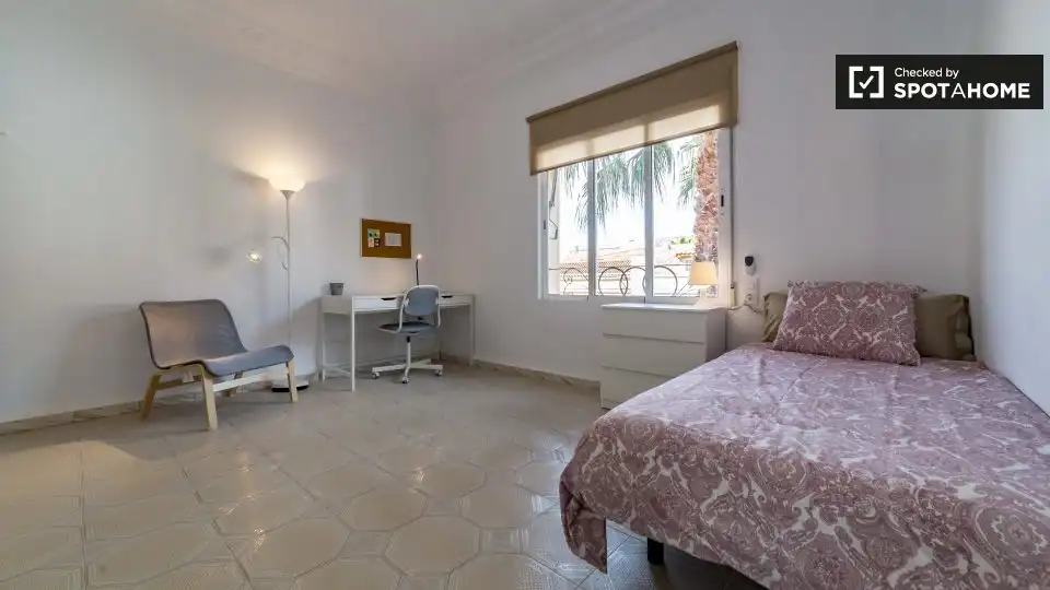 Room in Camí Fondo