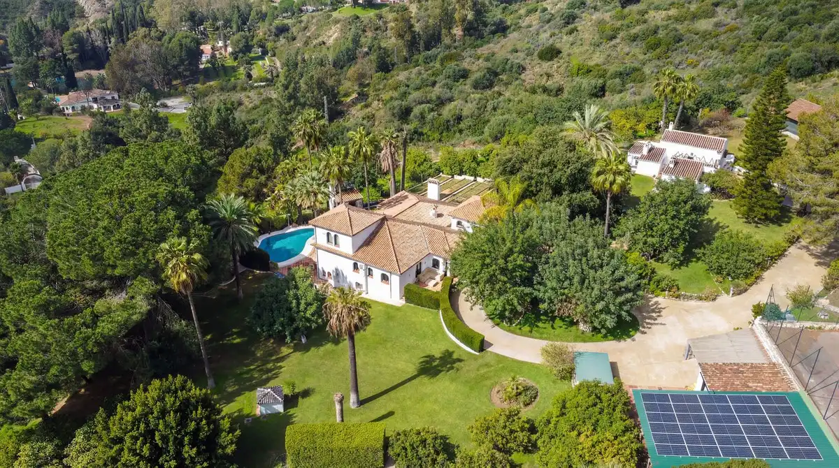 Vista exterior de Finca rústica en venda en Alhaurín El Grande amb Aire condicionat, Jardí privat i Terrassa