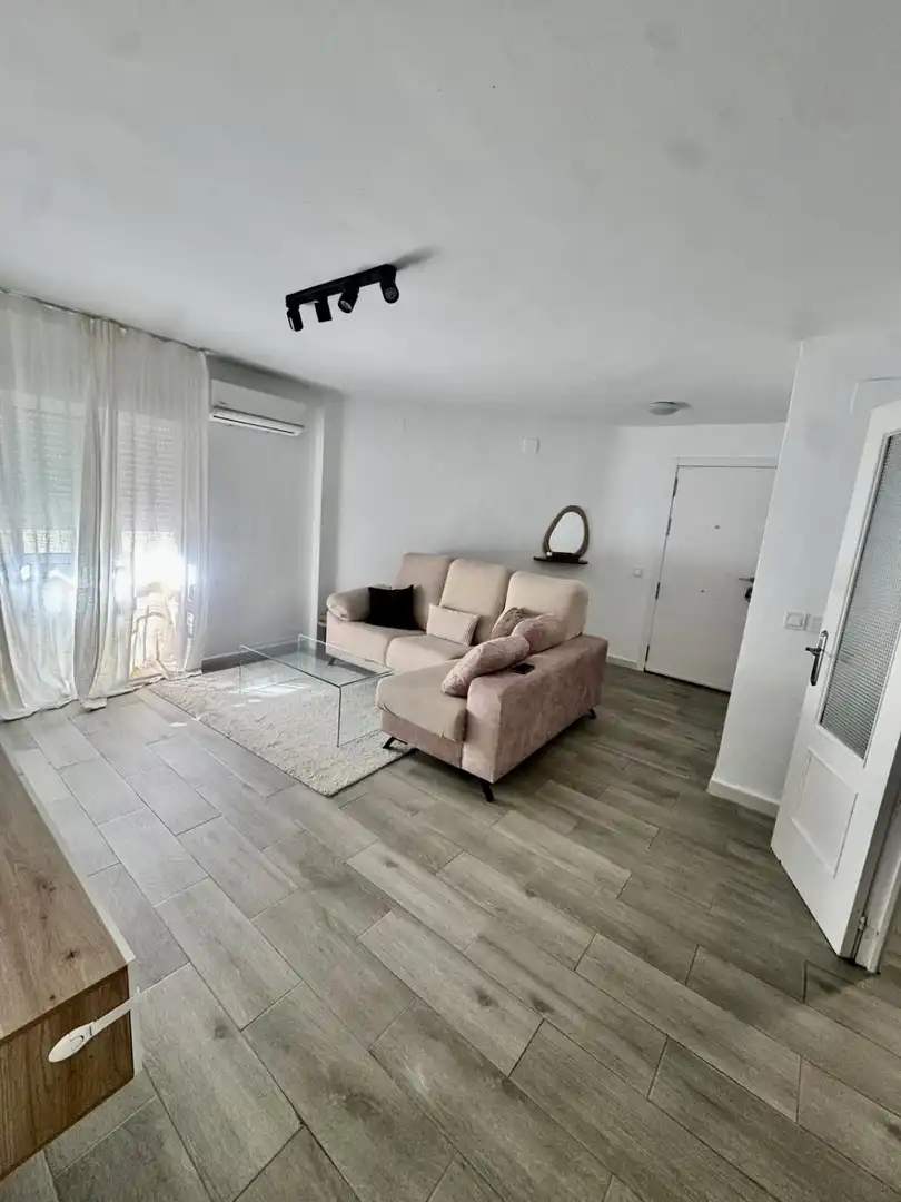 Sala de estar de Piso en venta en Castilleja de la Cuesta con Aire acondicionado y Calefacción