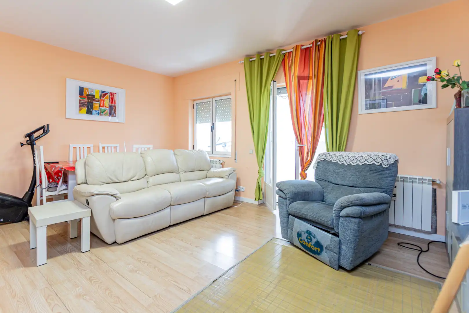 Living room of Flat for sale in Collado Villalba  with Heating, Private garden and Parquet flooring