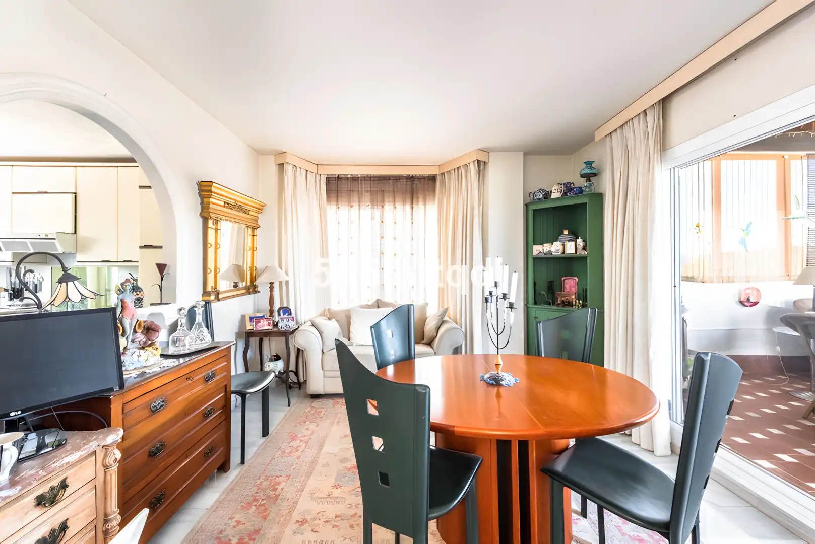 Vista exterior de Ático en venta en Marbella con Terraza, Piscina y Amueblado