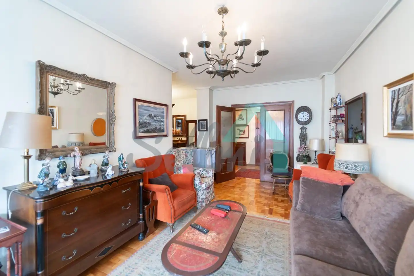 Sala de estar de Piso en venta en Oviedo  con Calefacción, Parquet y Terraza