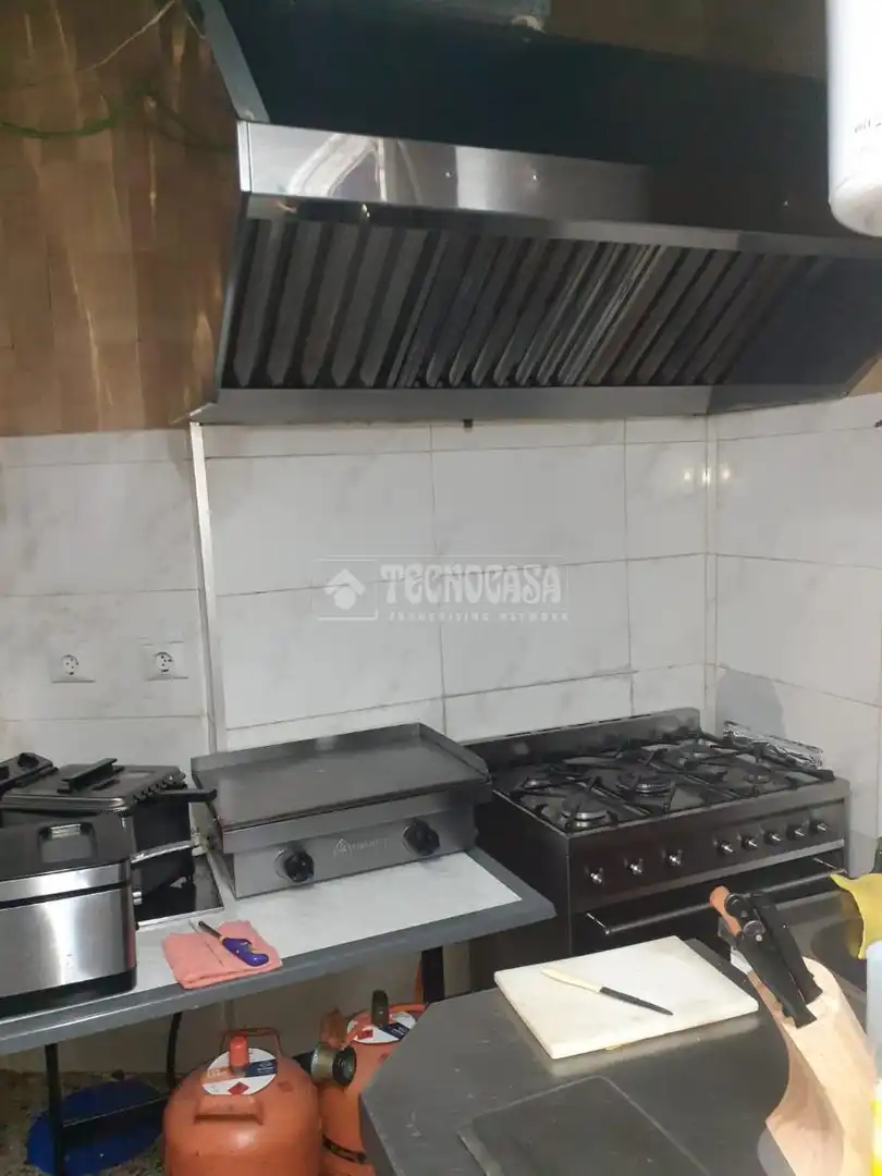 Cuina de Local en venda en San Fernando de Henares amb Aire condicionat i Terrassa