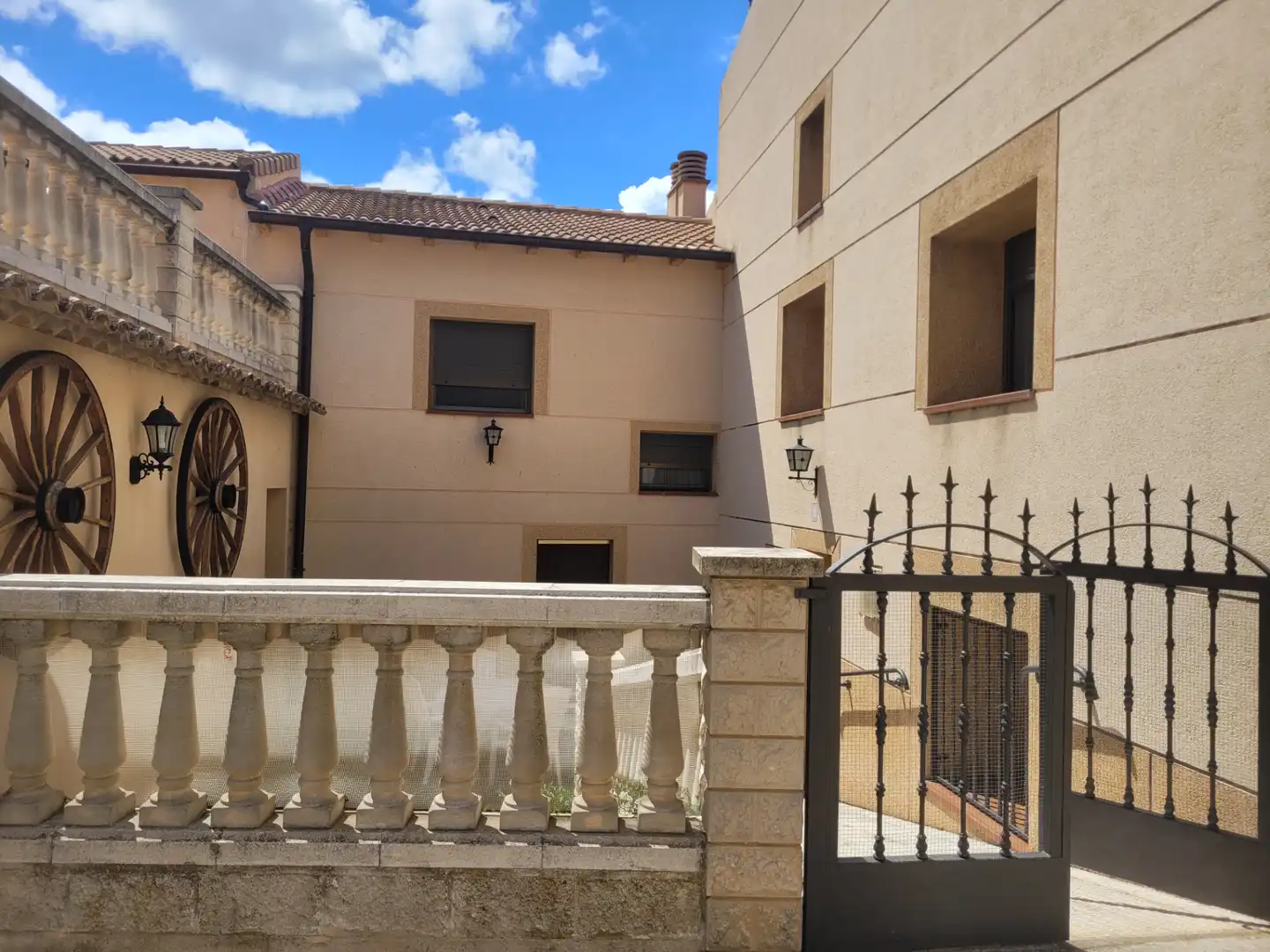 Vista exterior de Finca rústica en venta en Trévago con Calefacción, Terraza y Amueblado