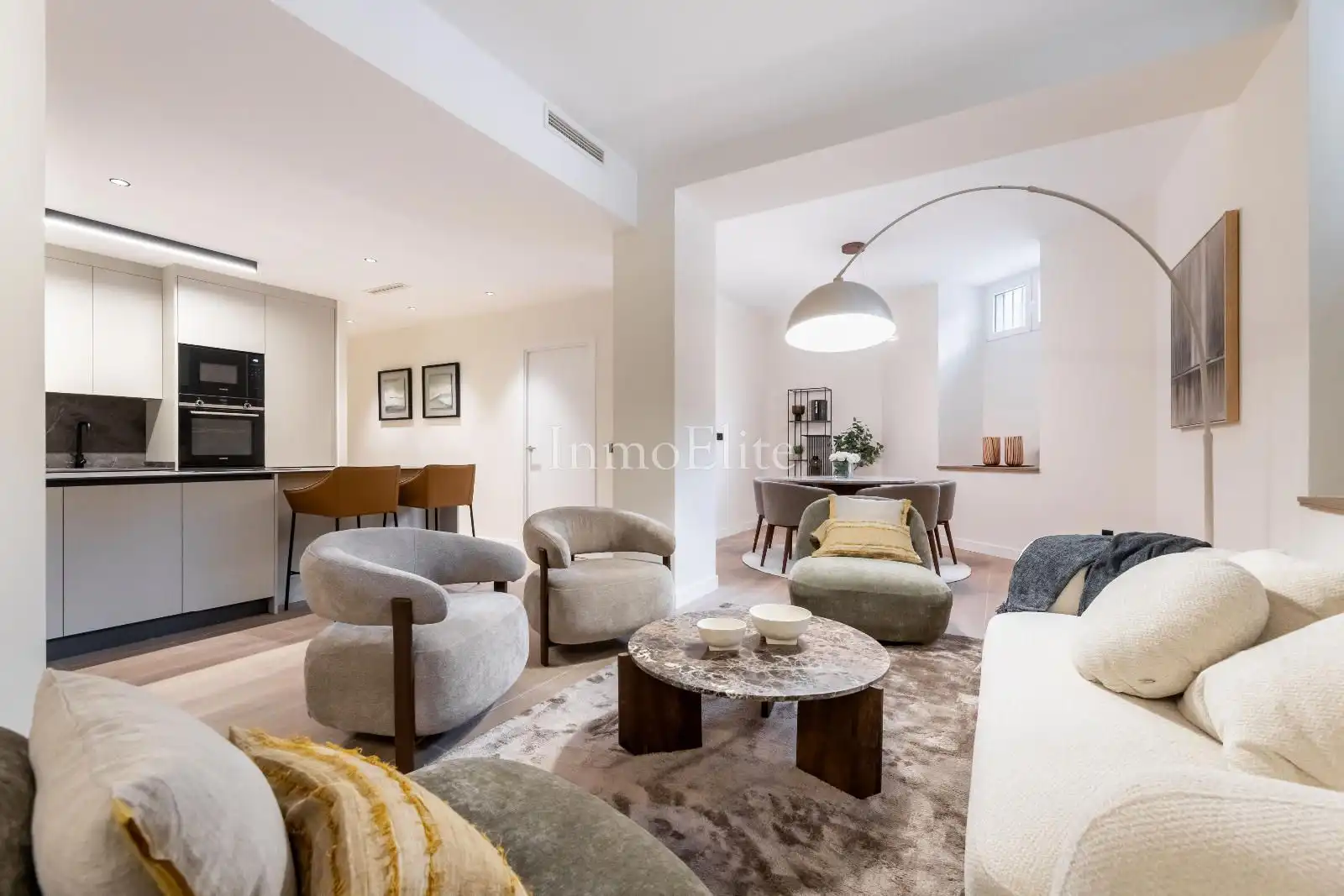 Flat with lift for sale in Diego de León