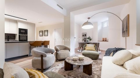 PISO BAJO REFORMADO CON PATIO en Barrio de Salamanca.
