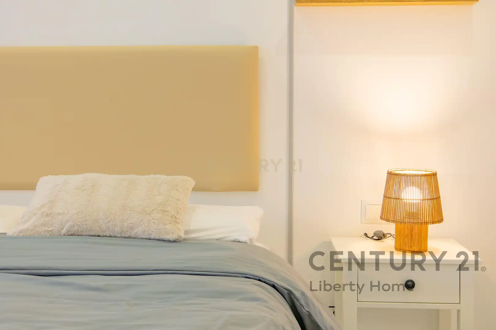 Habitación de Apartamento en venta en Valencia con Aire acondicionado, Horno y Lavadora