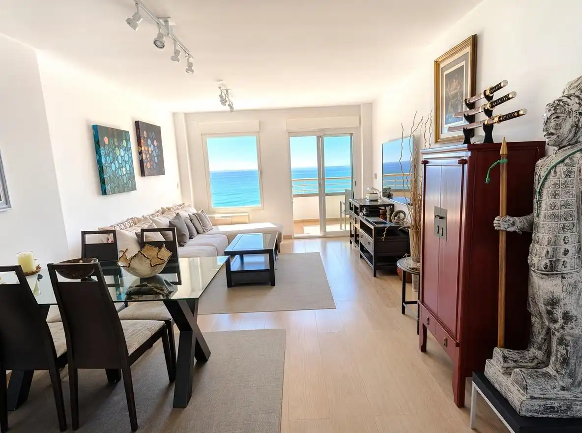 Sala d'estar de Apartament en venda en El Campello amb Jardí privat, Terrassa i Piscina comunitària