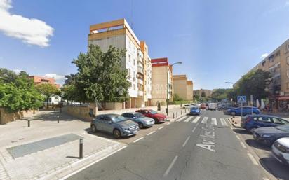 Exterior view of Single-family semi-detached for sale in  Sevilla Capital