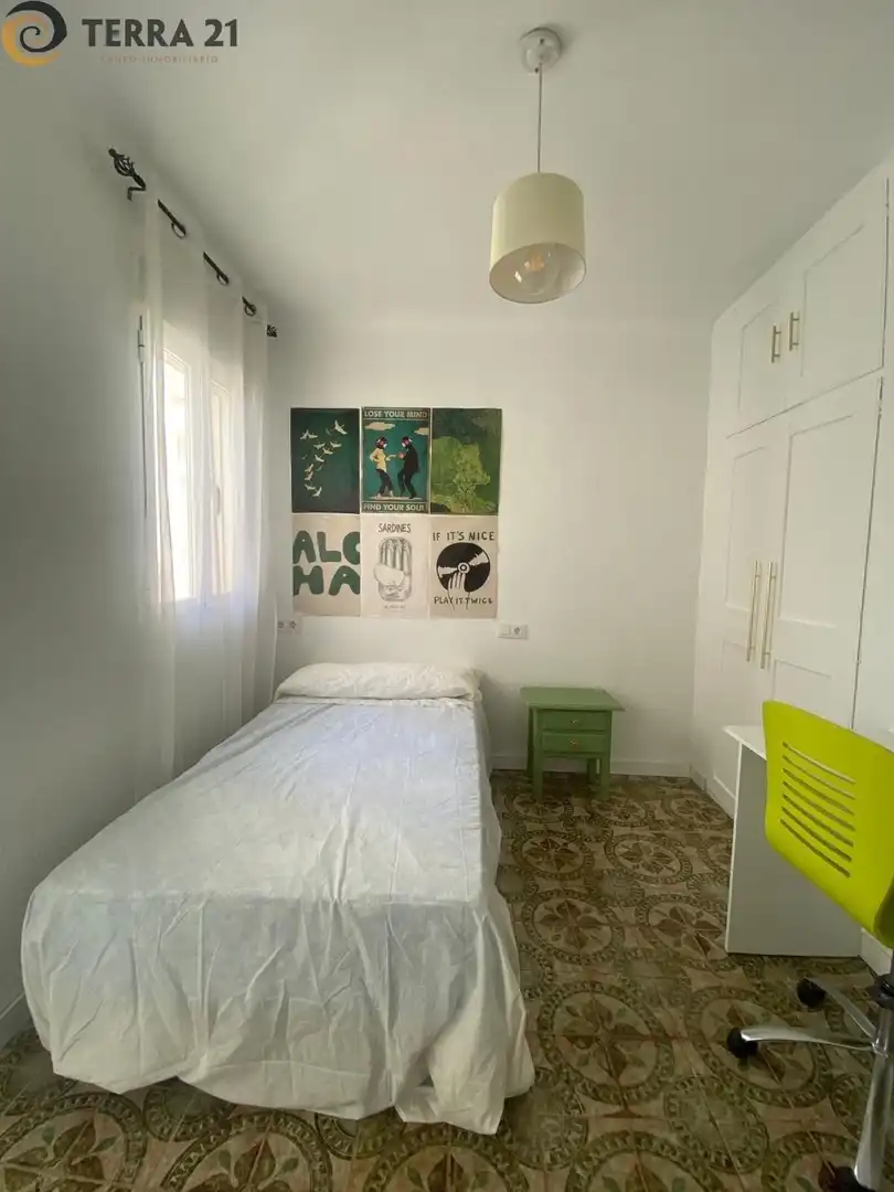 Habitación de Piso de alquiler en Jaén con Terraza, Amueblado y Balcón
