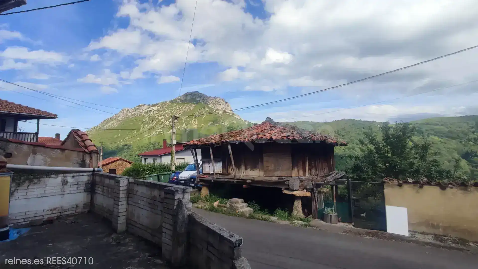 Vista exterior de Casa adosada en venta en Morcín con Calefacción, Terraza y Amueblado