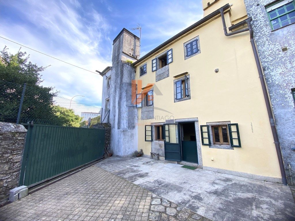 Vista exterior de Casa o xalet de lloguer en Santiago de Compostela  amb Moblat