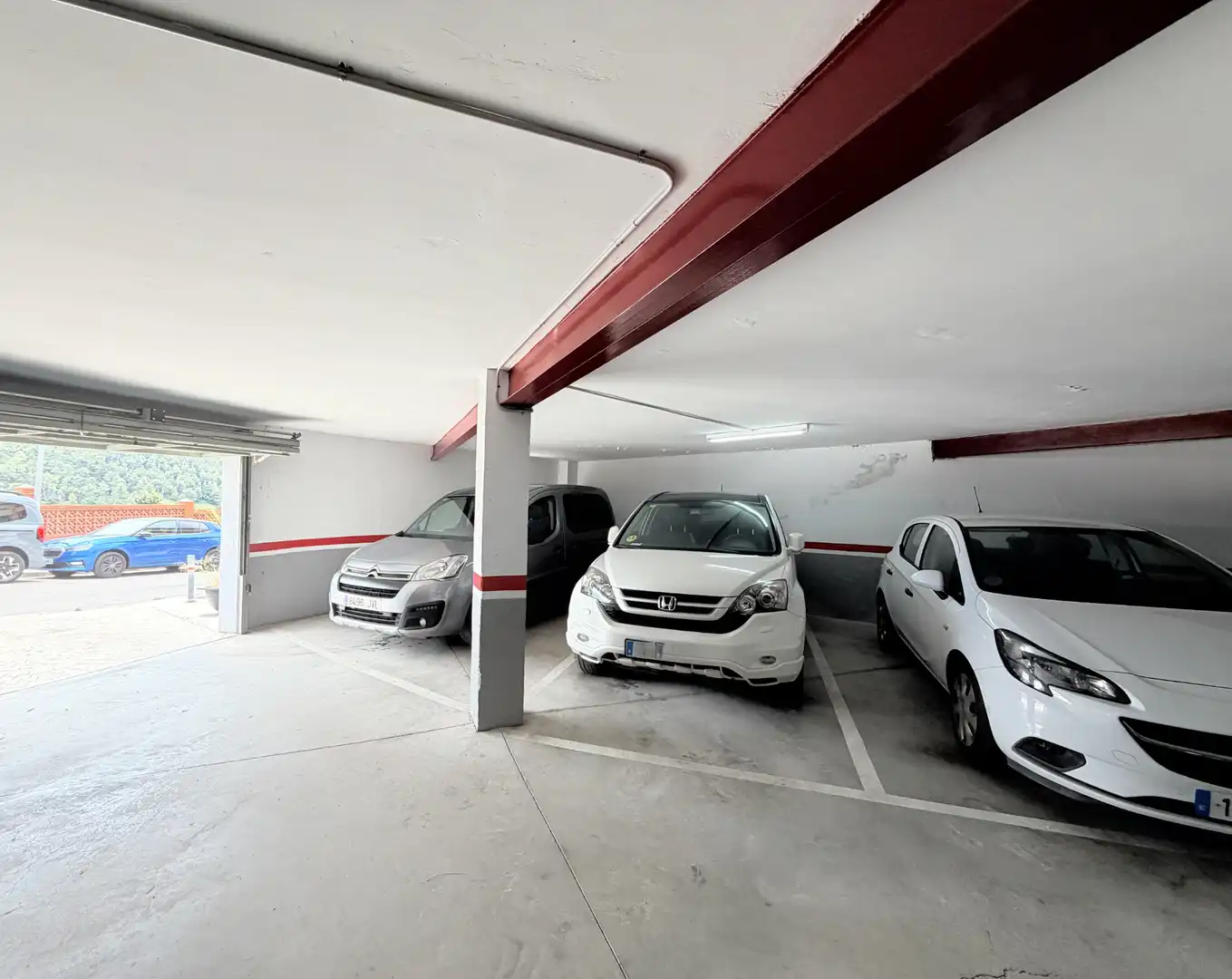 Parking de Piso en venta en Corbera de Llobregat con Calefacción, Parquet y Terraza
