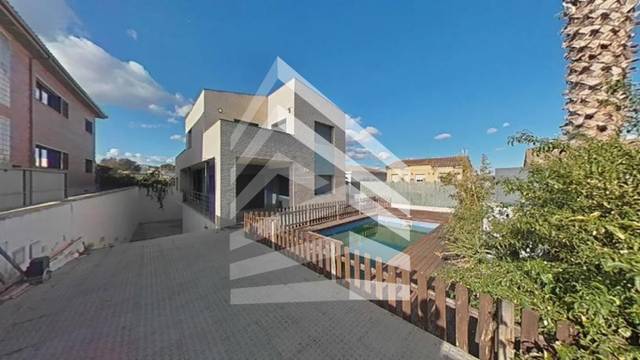 Casa-chalet en Venta en Carrer de Lurdes en La Collada - Sis Camins