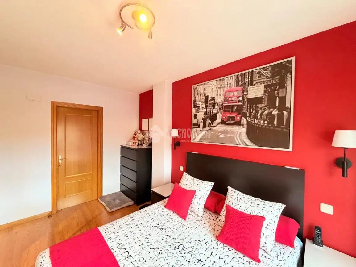 Habitación de Casa adosada en venta en Hontanares de Eresma con Calefacción