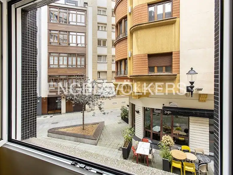 Terraza de Piso en venta en Gijón  con Calefacción, Parquet y Amueblado