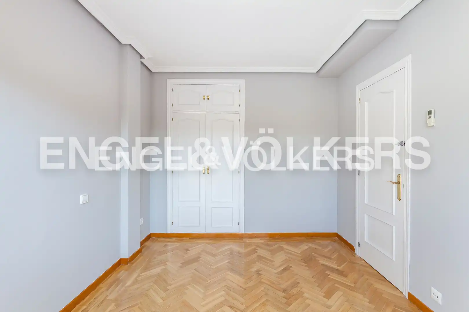 Habitación de Casa adosada de alquiler en Madrid con Aire acondicionado, Calefacción y Jardín privado